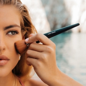 MARC INBANE Powder Brush pędzel do nakładania makijażu i samoopalacza