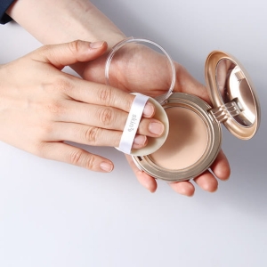 SKIN79 Matujący puder w kompakcie Super+ Gold BB Pact SPF35 PA+++