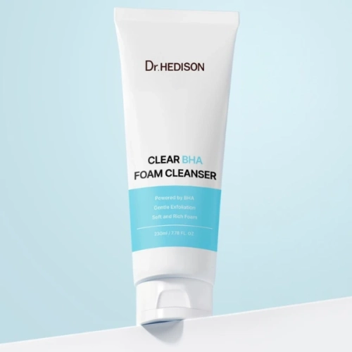 Dr.HEDISON Clear BHA Foam Cleanser na tle błękitu – pianka oczyszczająca z kwasem salicylowym BHA, redukcja niedoskonałości