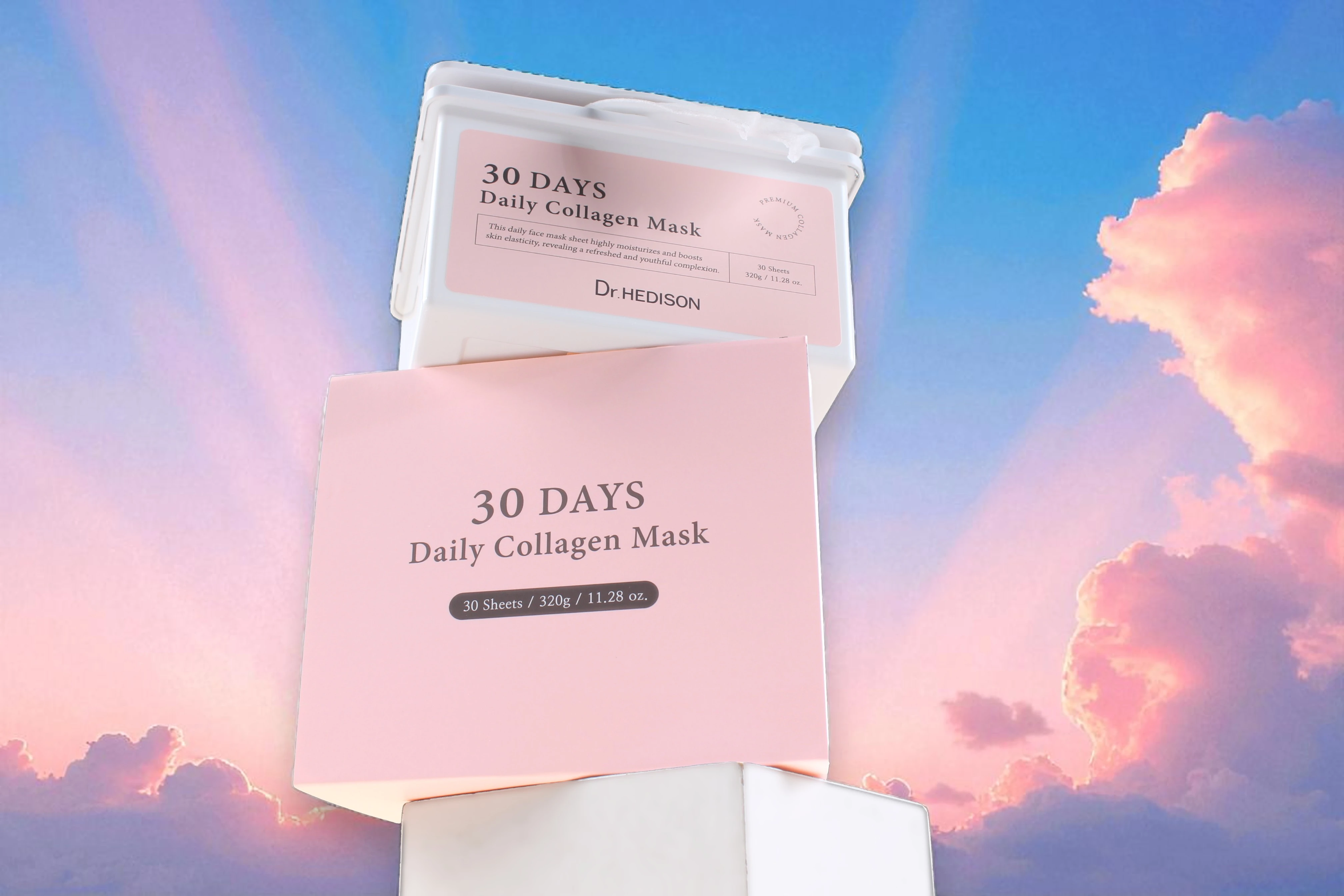 Dr.HEDISON 30 Days Daily Collagen Mask – opakowanie maseczek na tle pastelowego nieba